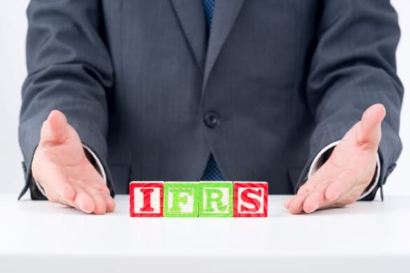 ナレッジコラム「IFRSとは？日本会計基準との違いや導入のメリット・注意点を解説 」